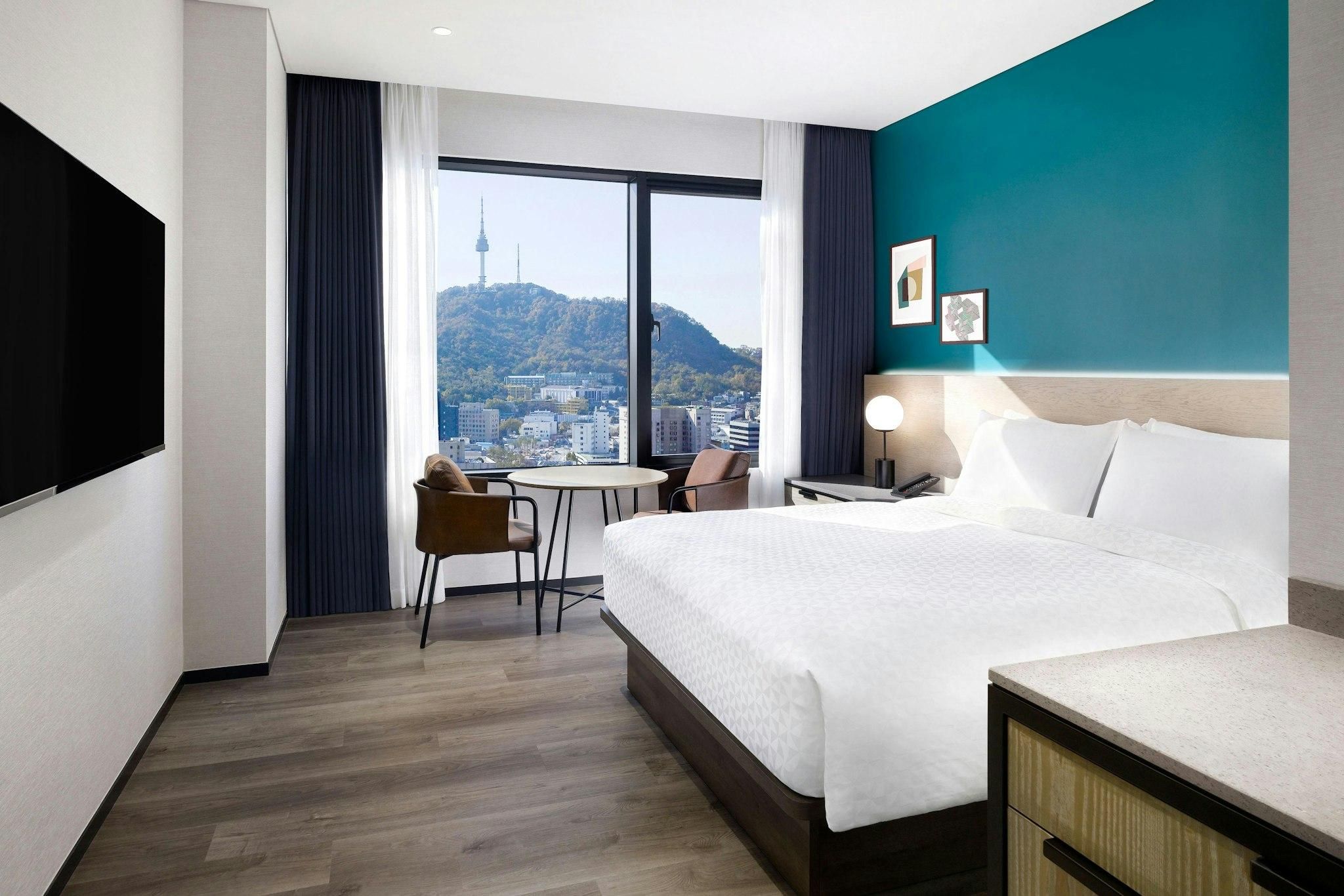 Four Points by Sheraton Josun, Seoul Myeongdong Superior, Guest room, 1 Double, City view 2