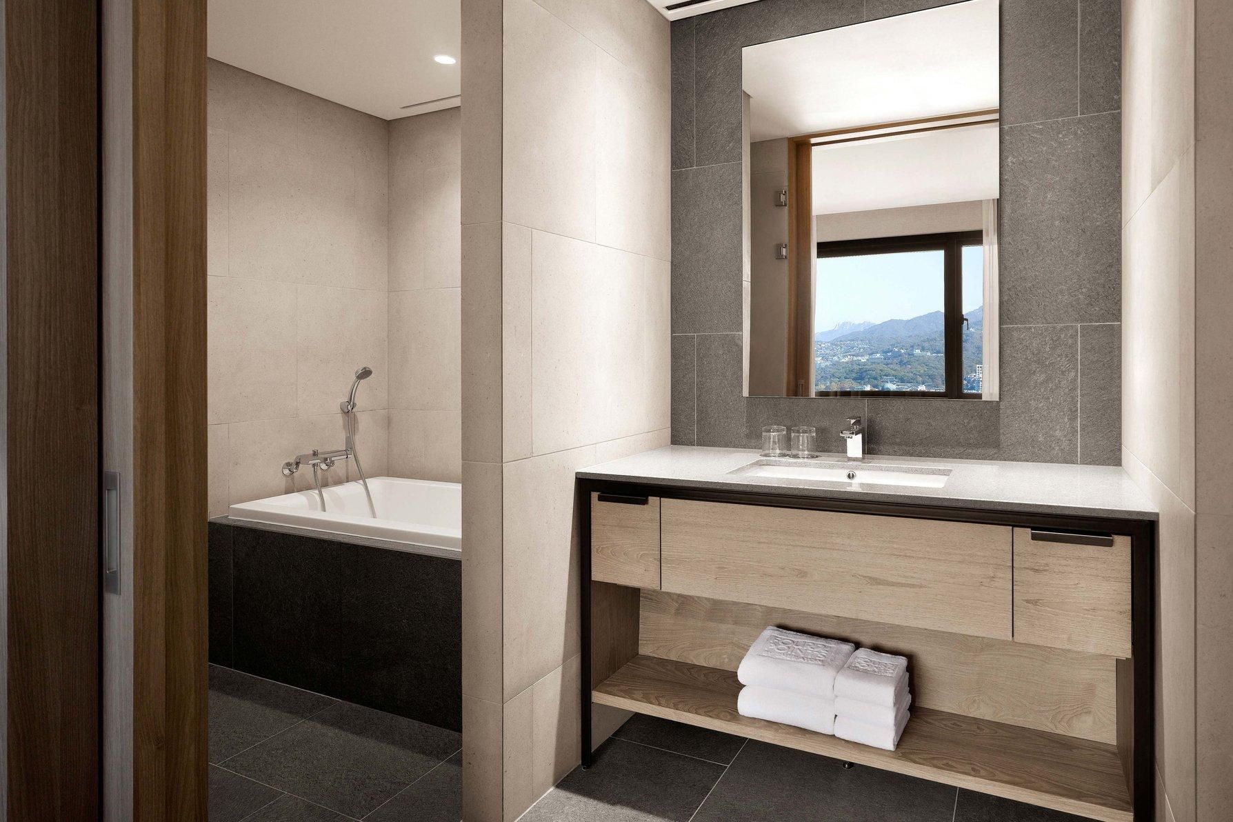 Four Points by Sheraton Josun, Seoul Myeongdong Euljiro Suite King, 1 Bedroom Suite, 1 King, City view 6