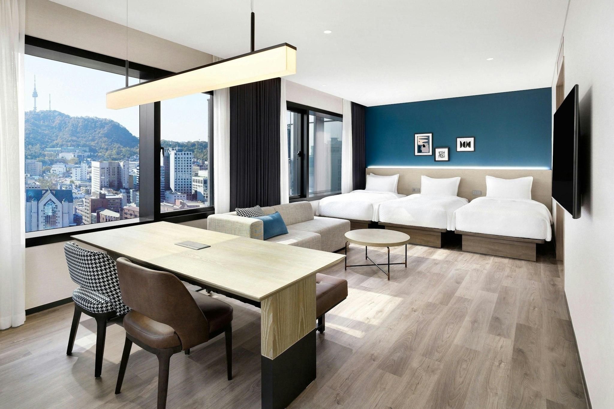 Four Points by Sheraton Josun, Seoul Myeongdong Premier, Guest room, 3 Twin, City view 4