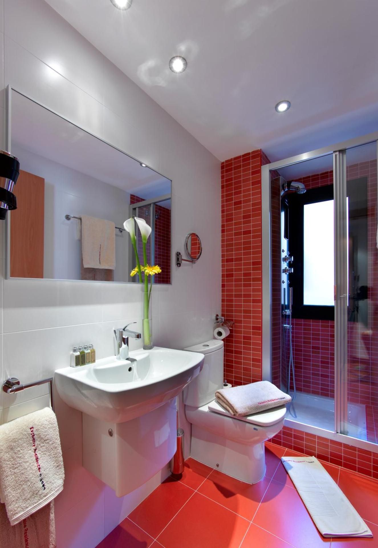 Deluxe Three Bedroom Apartment
