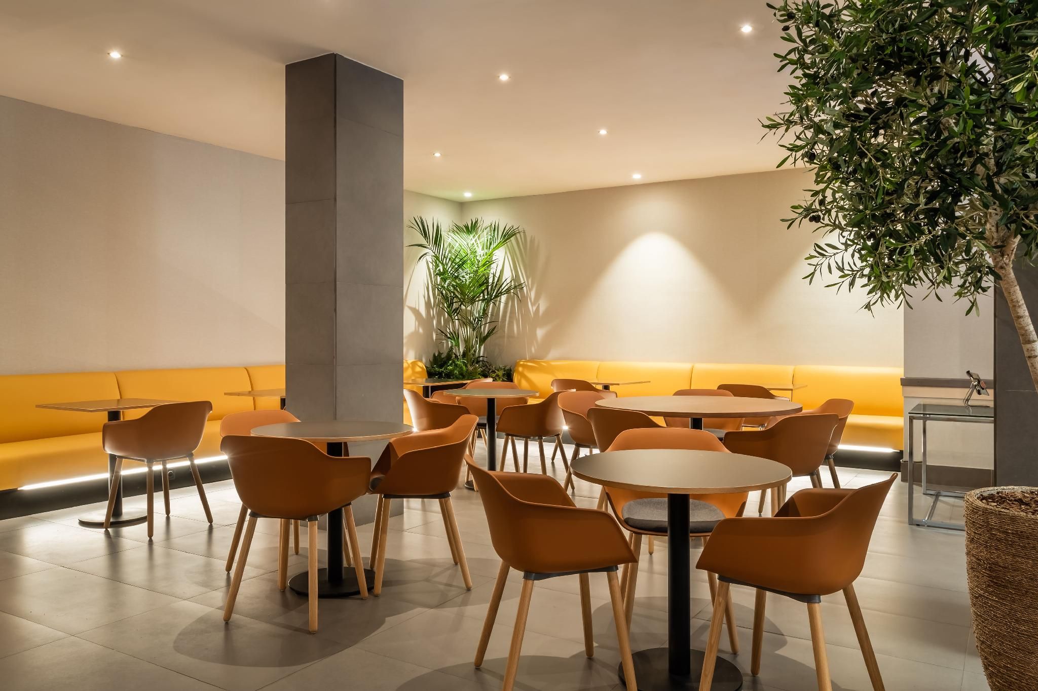 bar/lounge