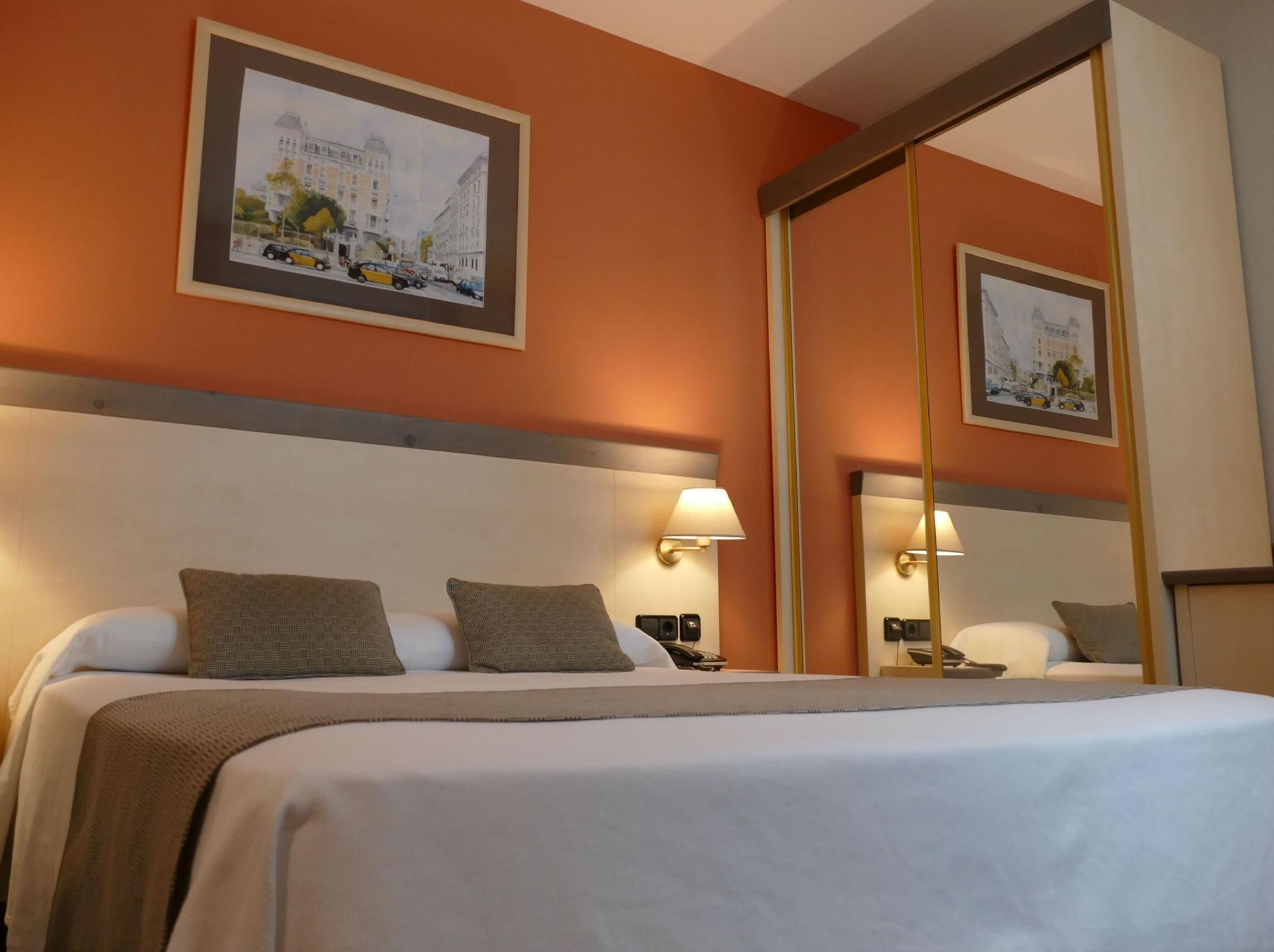 Sunotel Club Central Economy Room