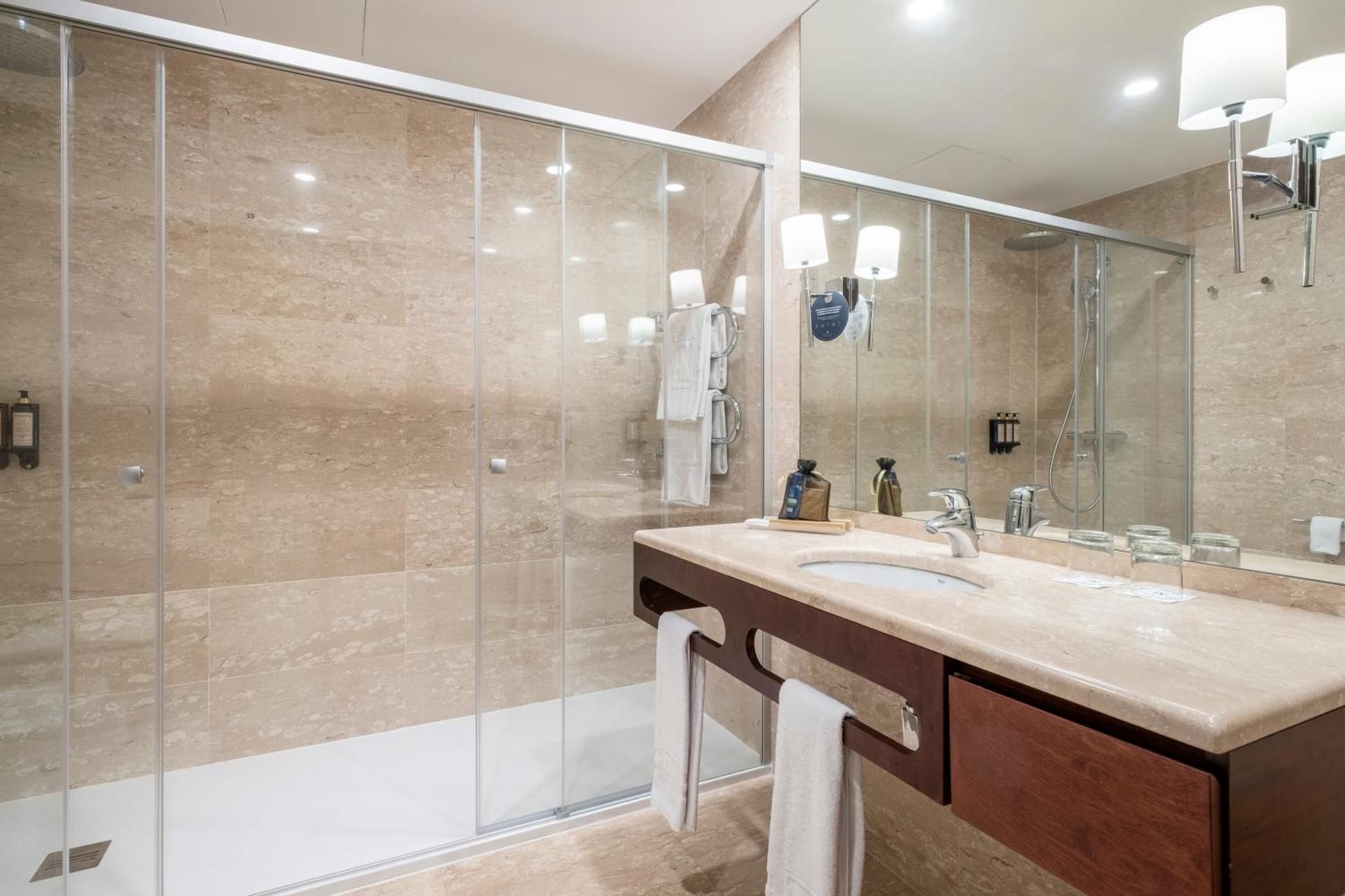 Eurostars Grand Marina Superior Room 5