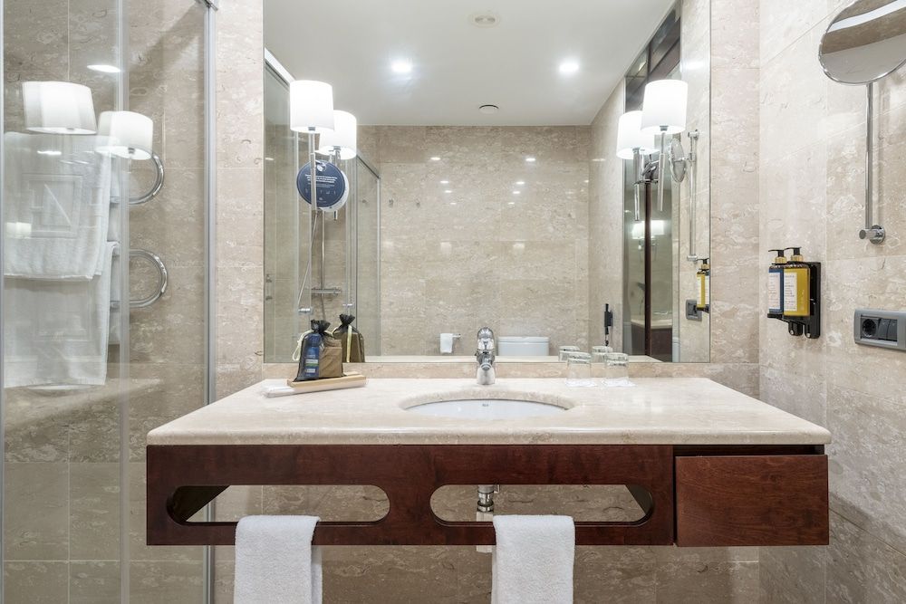 Eurostars Grand Marina Superior Room 4