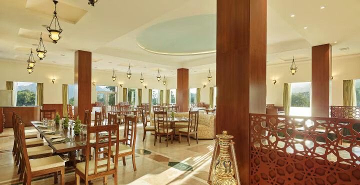 Food & Dining