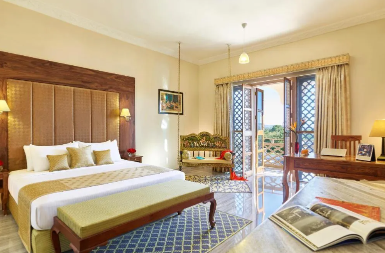 Deluxe Room King Bed