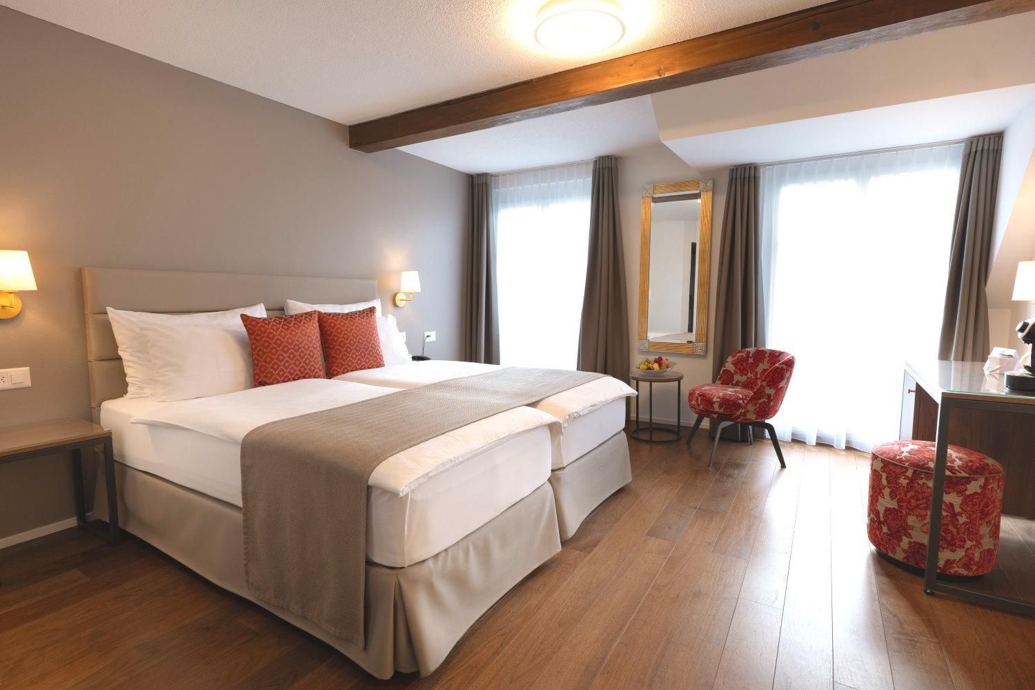 Double room facing the Chapel Bridge and balcony 21m2