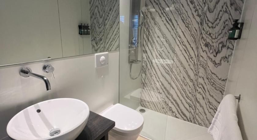 Crowne Plaza Zürich by IHG Standard Room 12