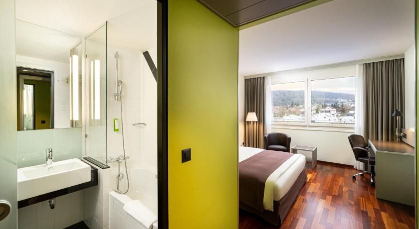 Holiday Inn Zurich - Messe by IHG 1 King Bed Standard Courtyard View