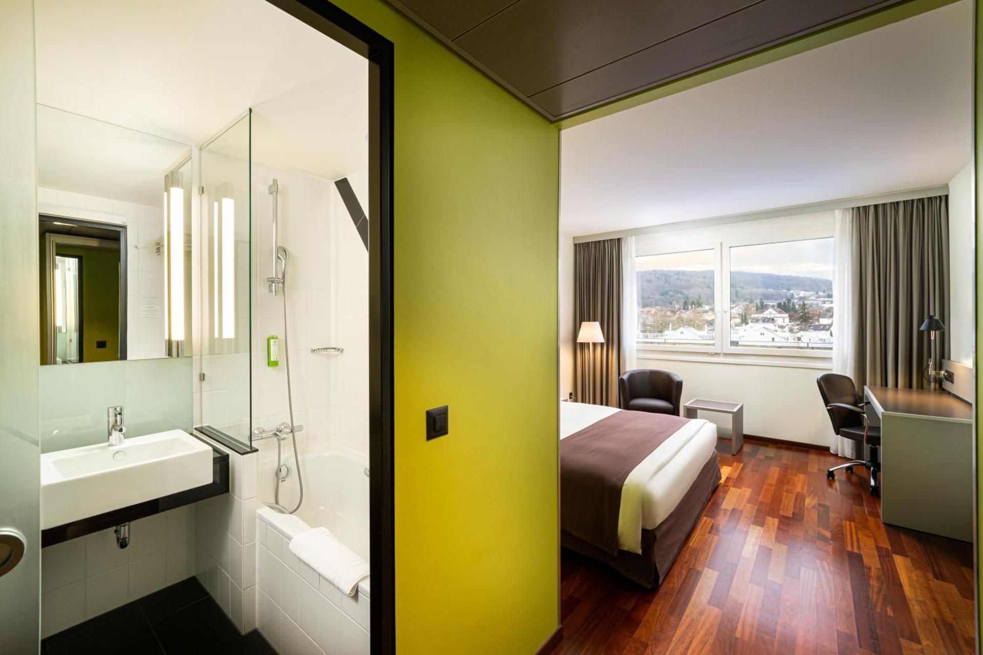 Holiday Inn Zurich - Messe by IHG 1 King Bed Standard Courtyard View 8