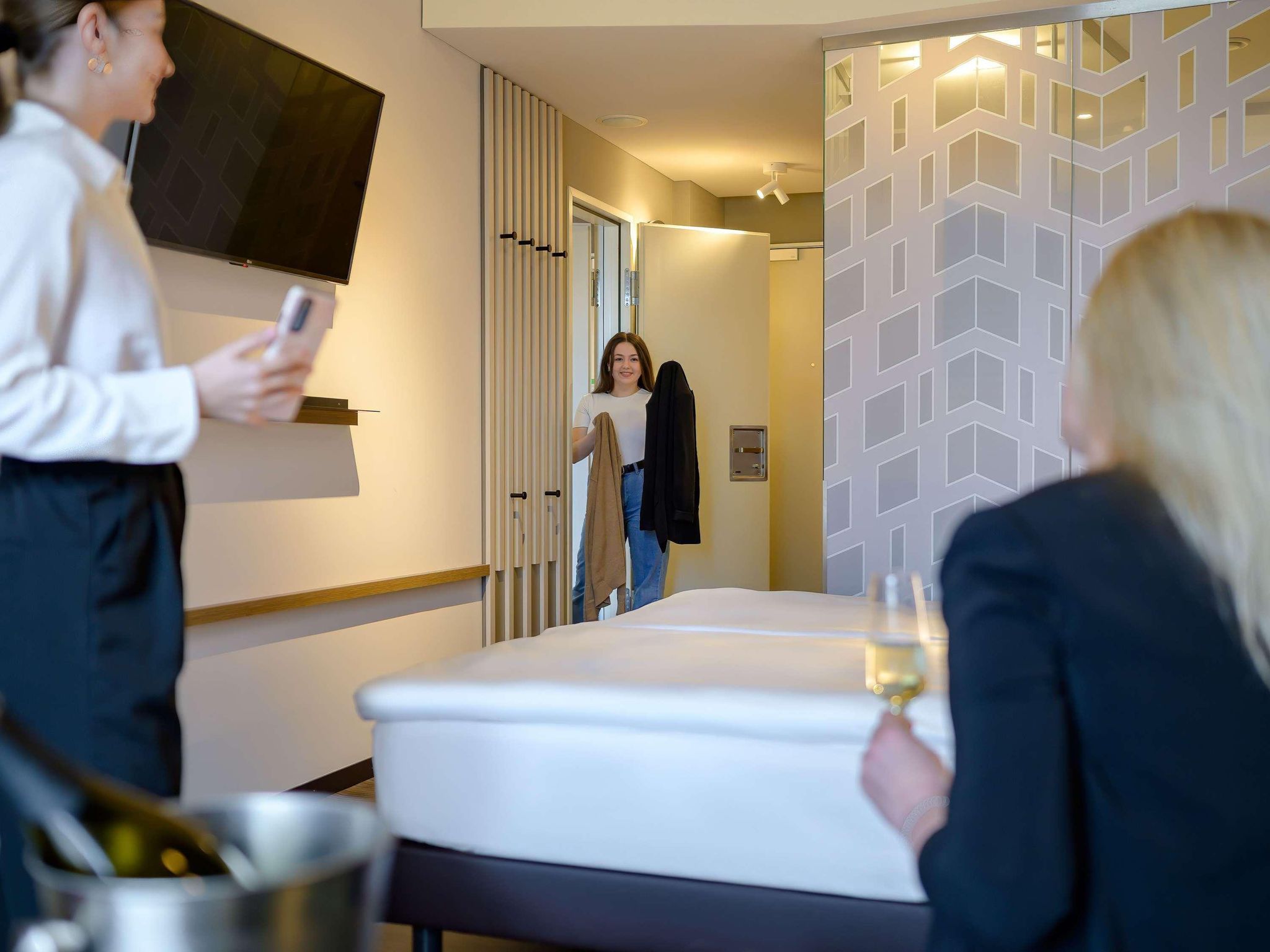 Mercure Zürich City CONNECTING, SUPERIOR, DOUBLE BED 5