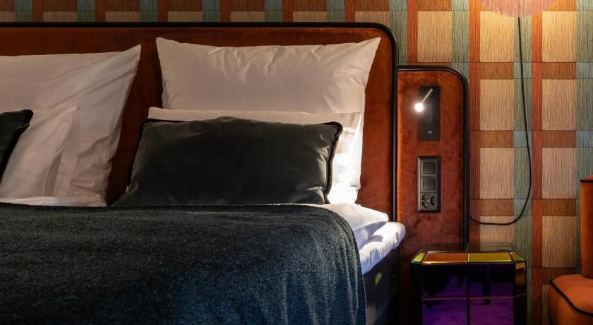 The Home Hotel Single Comfort Room 7