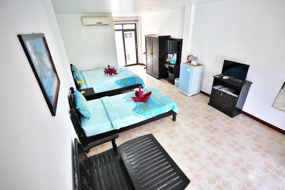Lotus Friendly Hotel Triple Room 2