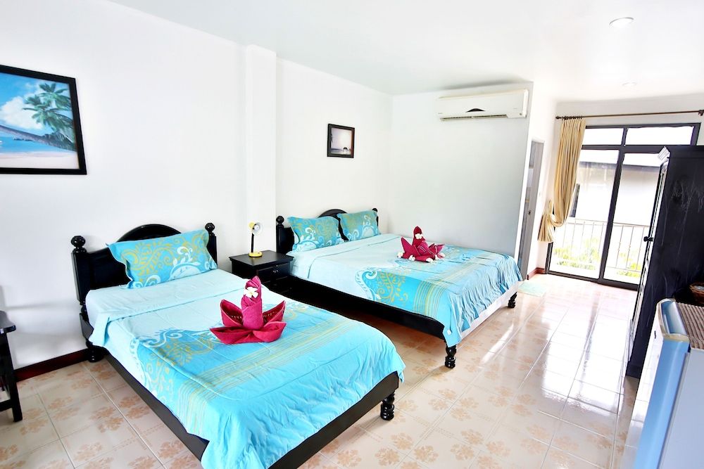 Lotus Friendly Hotel Triple Room 3