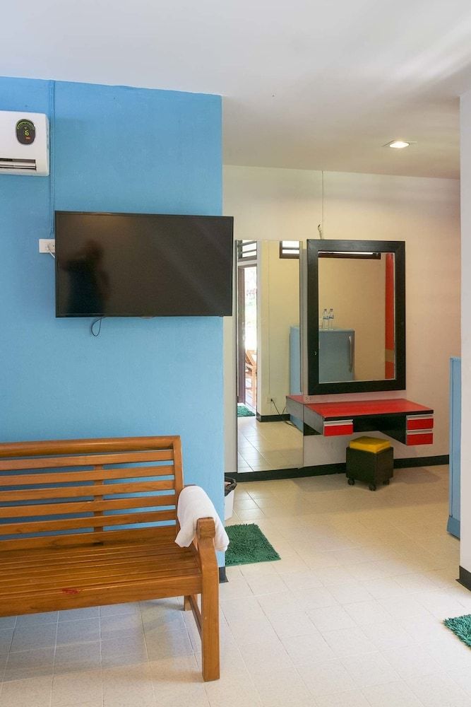 Marine Chaweng Beach Resort Superior Room 4
