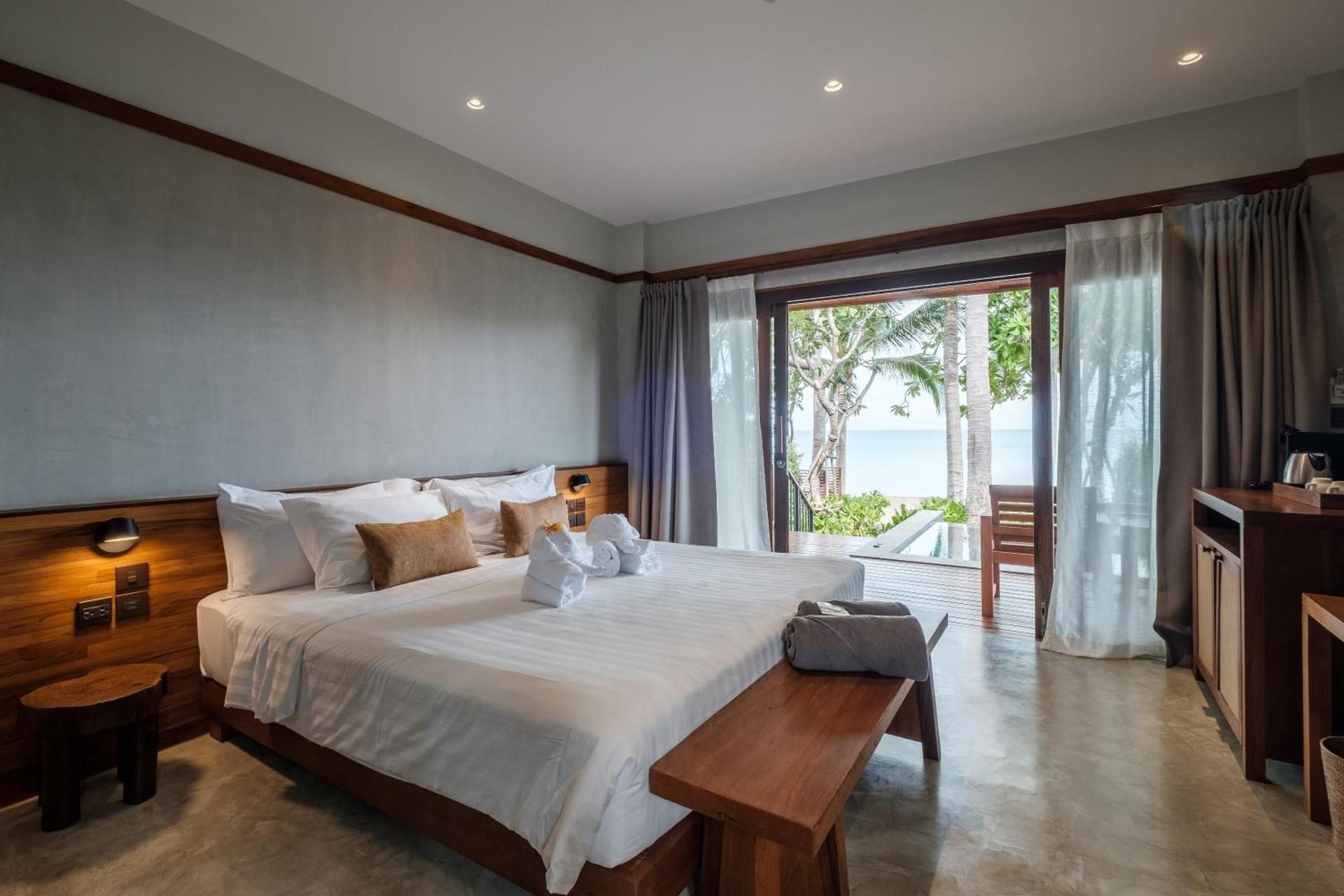 Banana Fan Sea Resort Villa - Beach Front