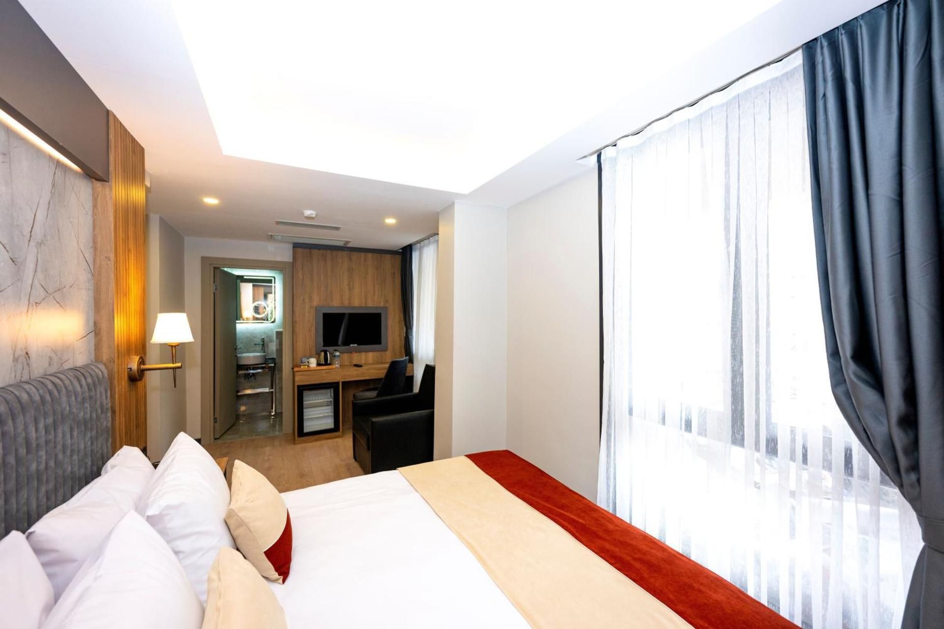 Economy Triple Room