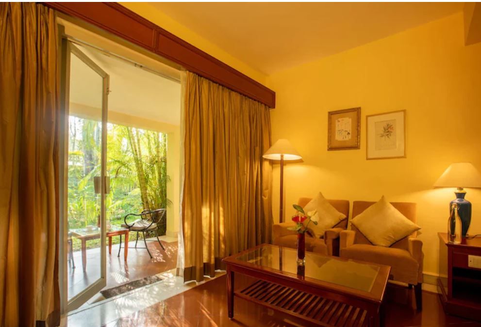 Cottage garden view twin bed