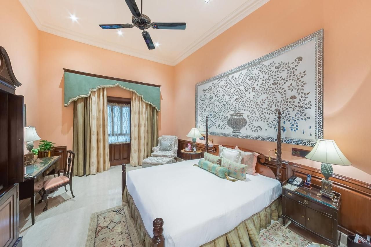 Palace Room Garden Or Courtyard View King Bed With Bathtub