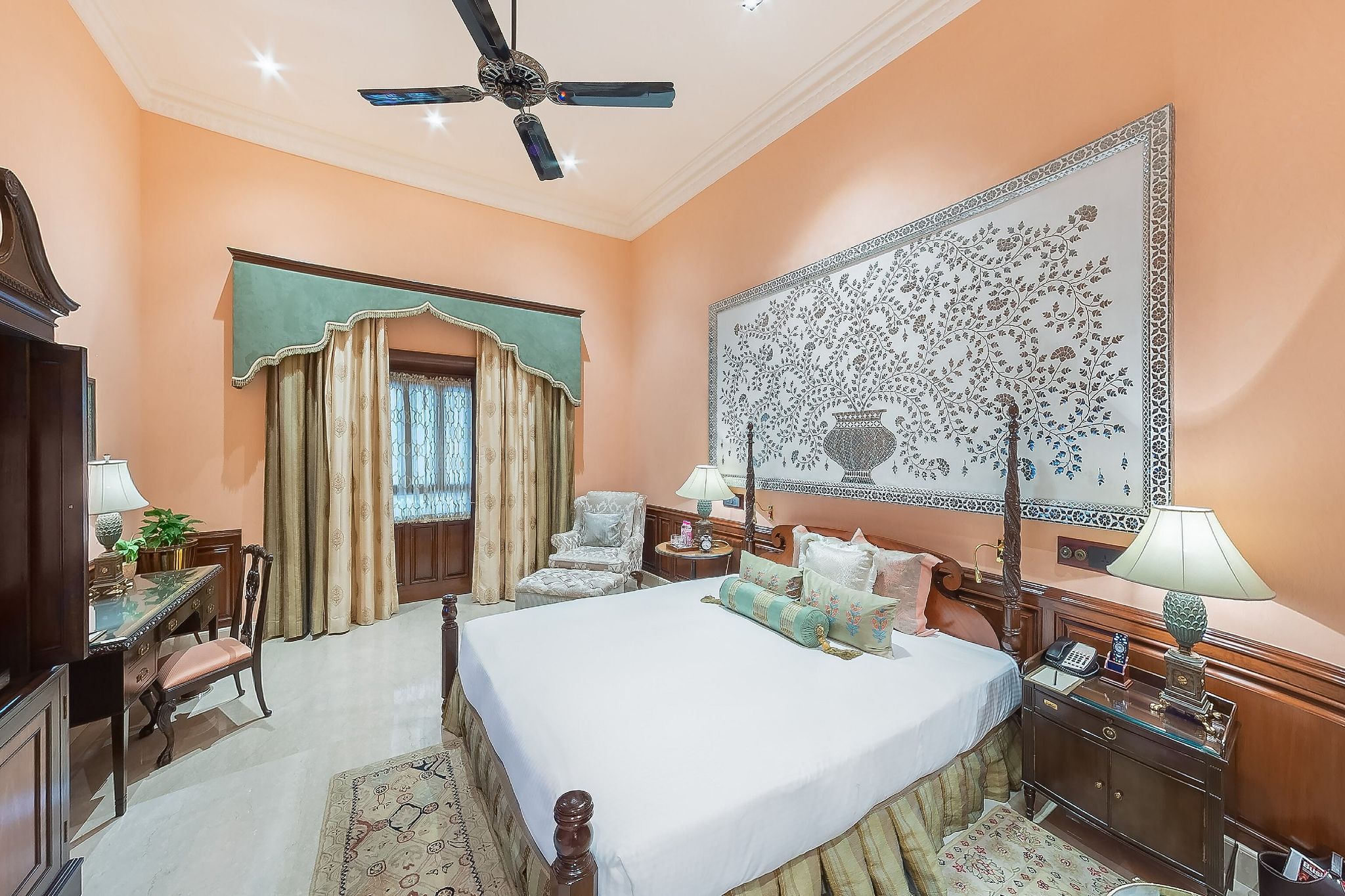 Palace Room Garden Or Courtyard View Twin Bed With Bathtub