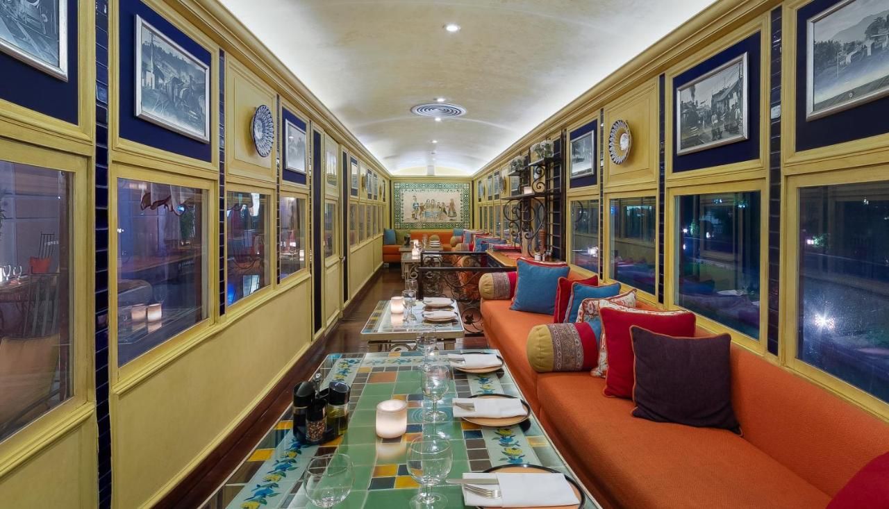 Food & Dining
