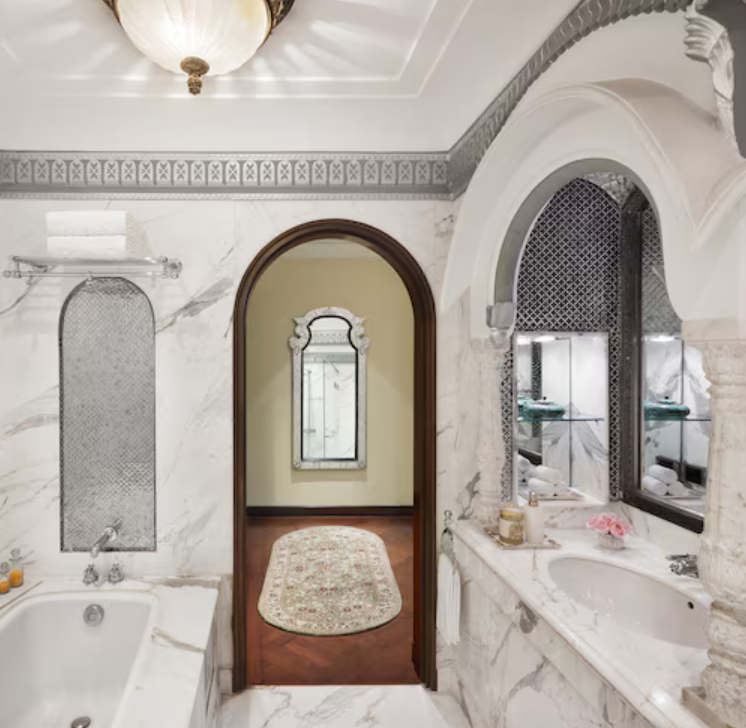 Grand Presidential 1 Bedroom Suite Garden View King Bed With Bathtub