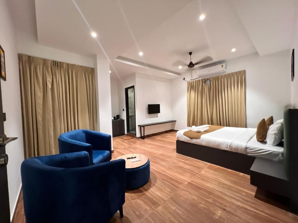 Hotel Kingdom Suites Large Double Room