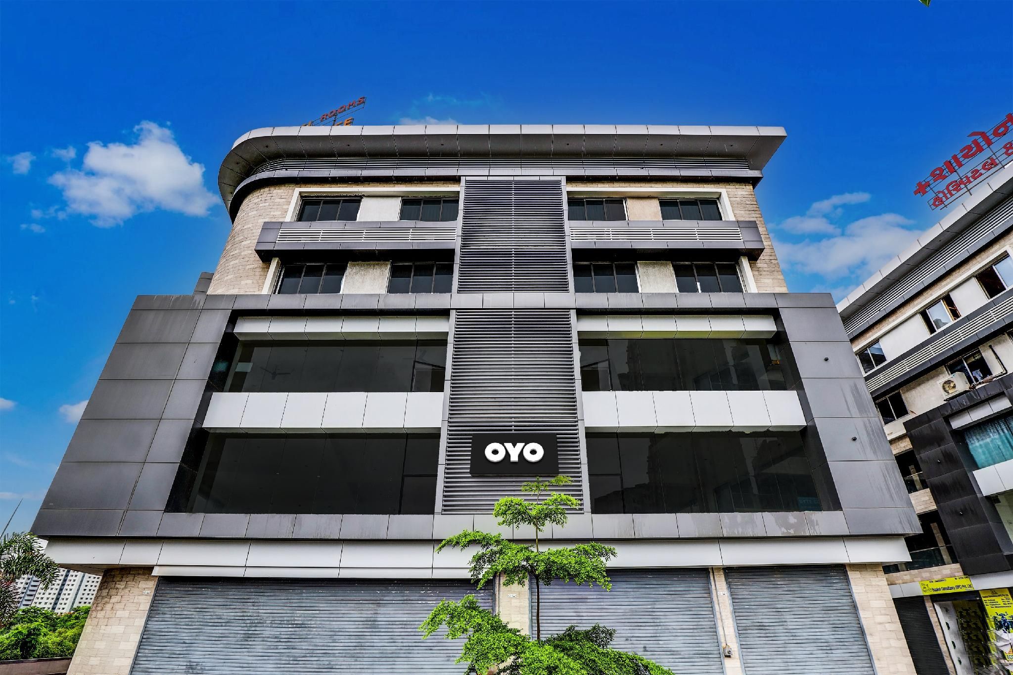 Super Collection O Hotel Sky Palace Surat