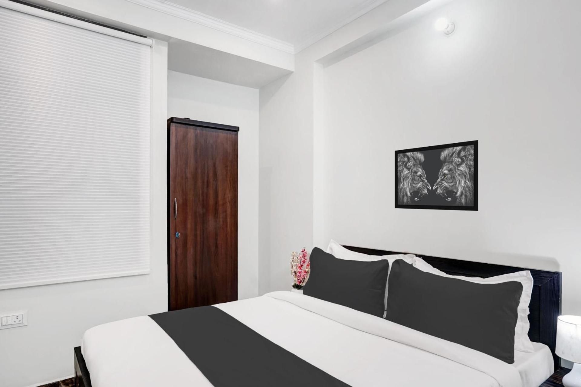 OYO Hotel Sunrise Palace