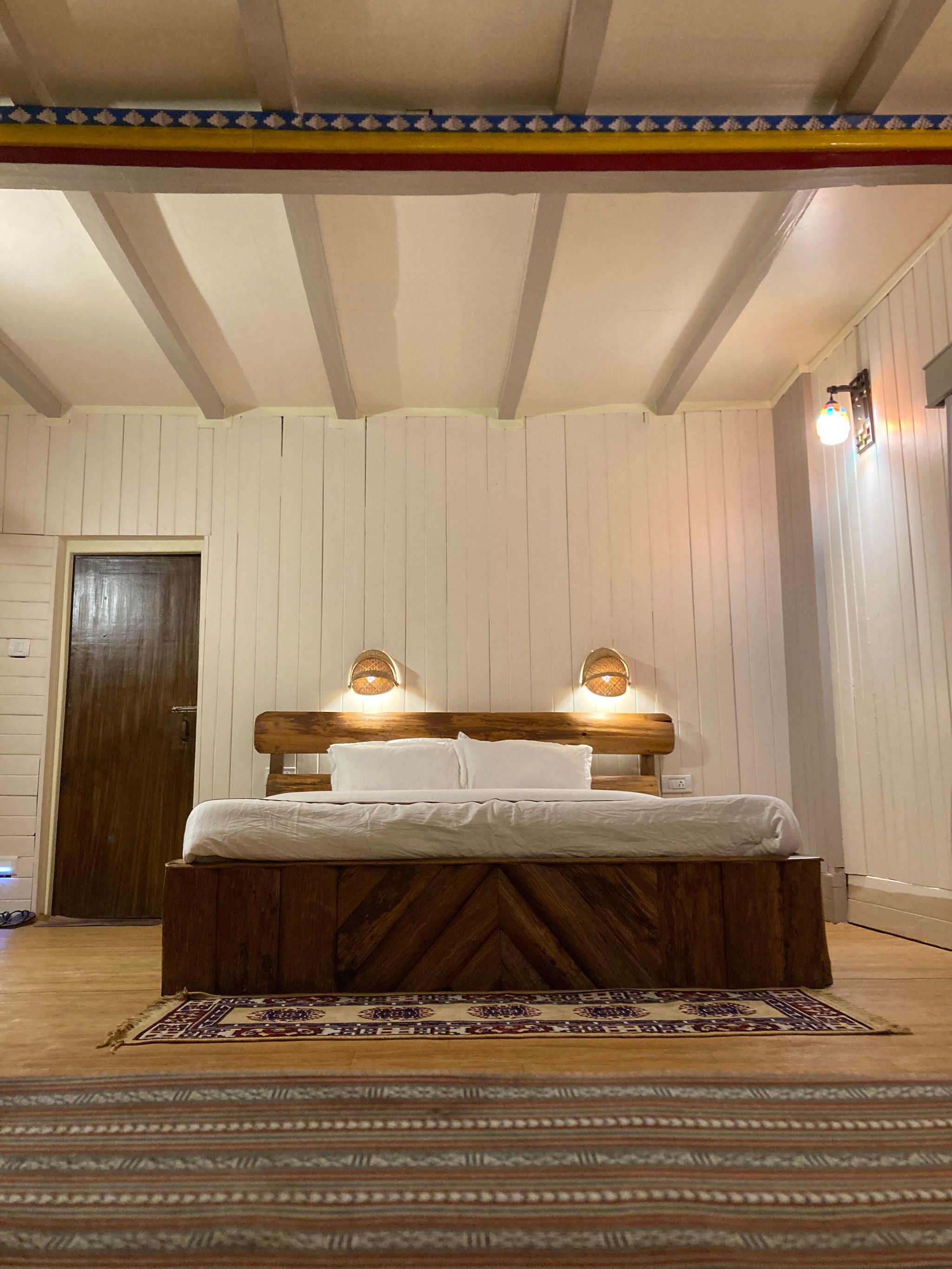 MayaTels - Maya Eco Huts Pelling Executive Mountain View 2