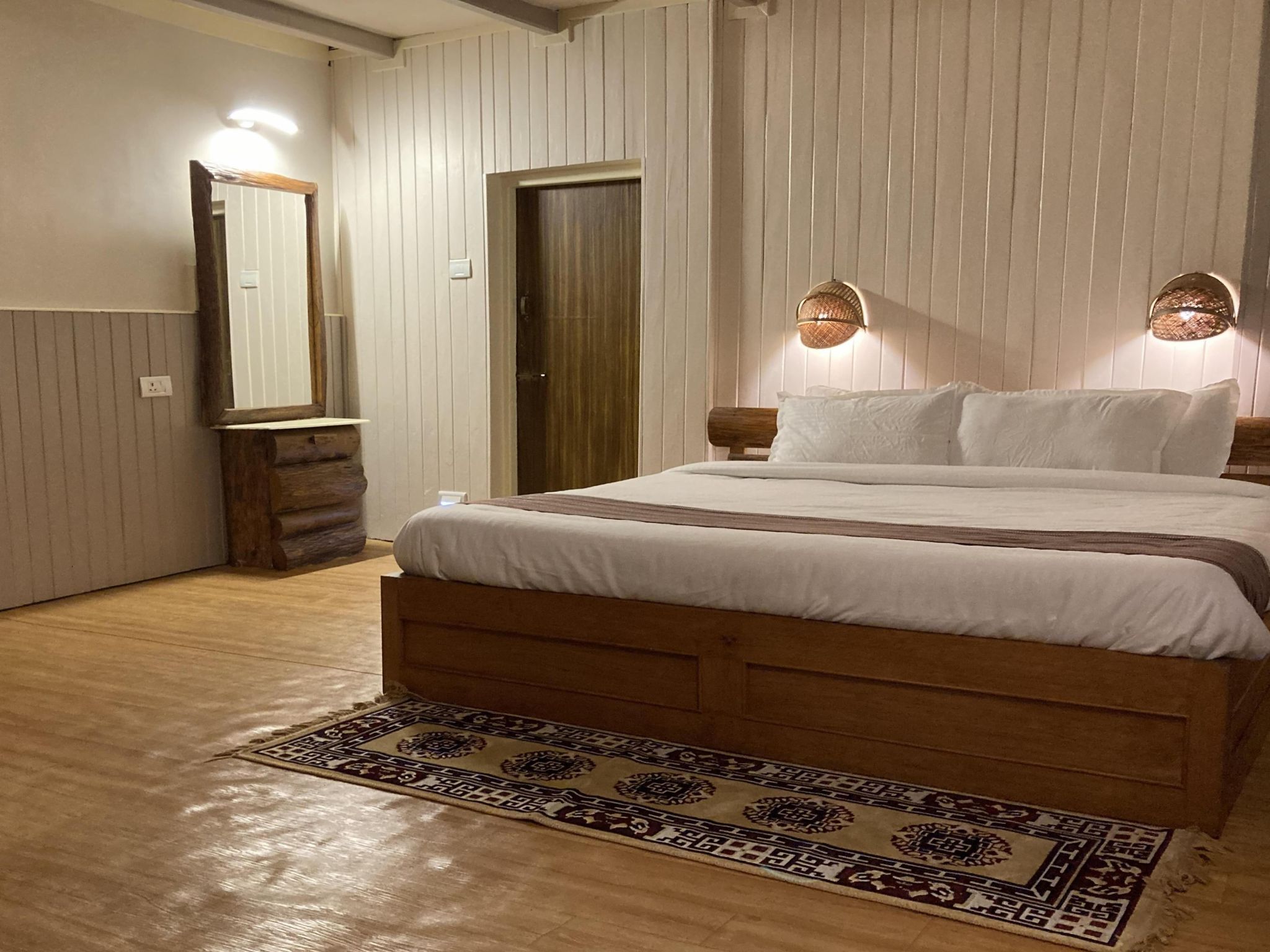 MayaTels - Maya Eco Huts Pelling Executive Mountain View