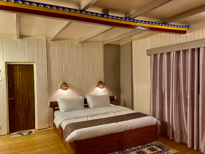 Premium Mountain View