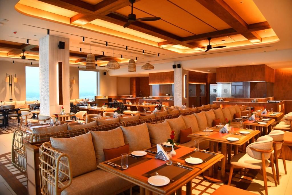Food & Dining