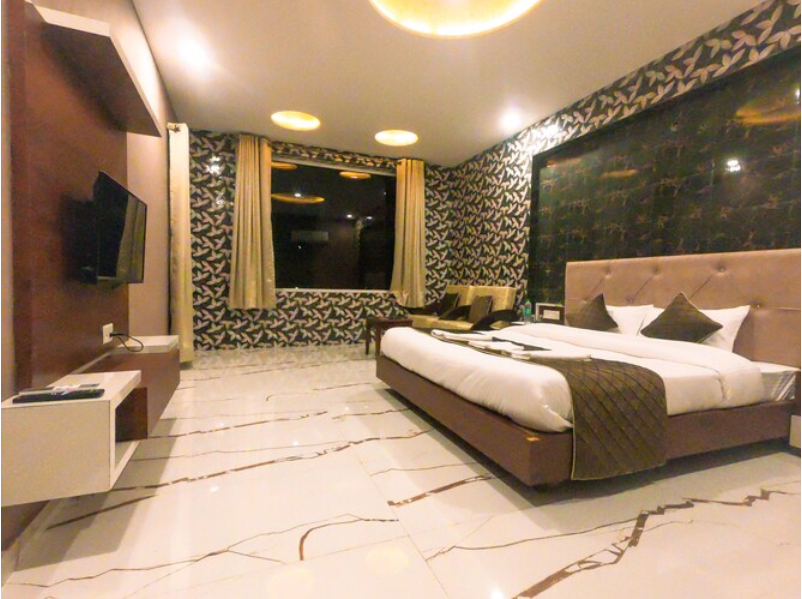 Super Premium Family Suite