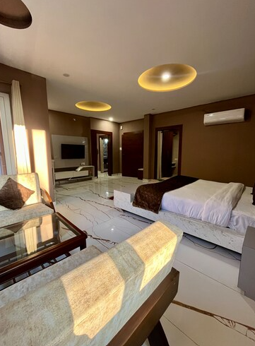 Super Premium Family Suite