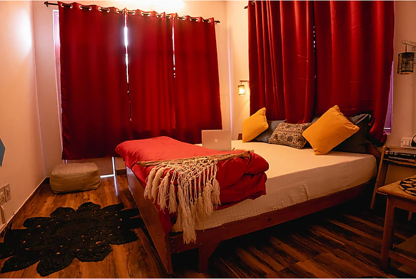 King Room with Balcony Mountain View