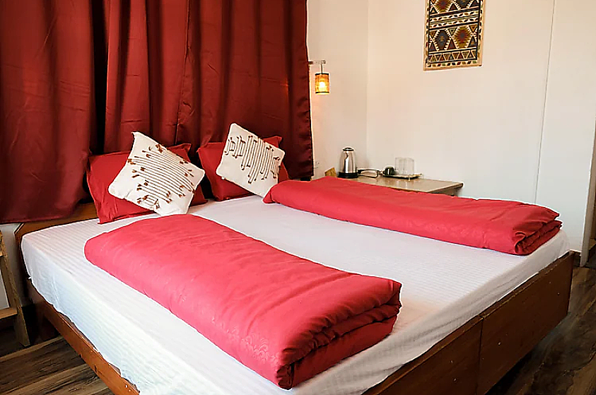 King Room with Balcony Mountain View