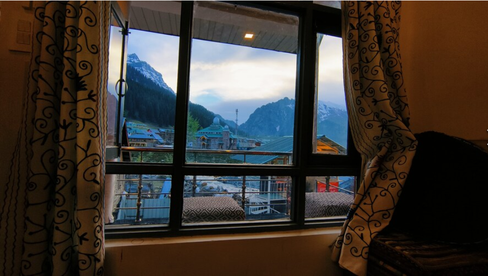 King Room with Mountain View