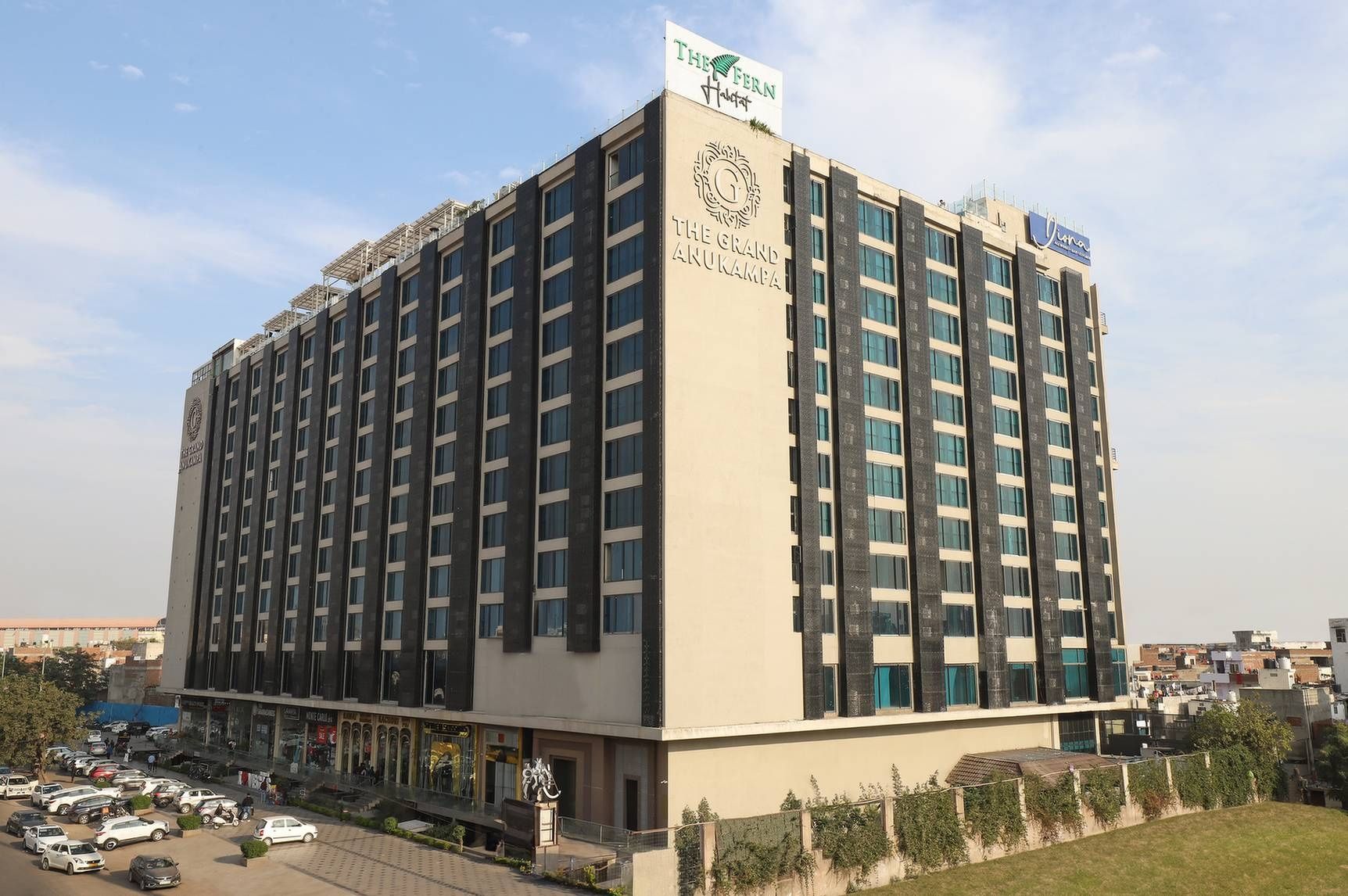 Alaya Stays Infinity Pool Service Apartment - Elysian