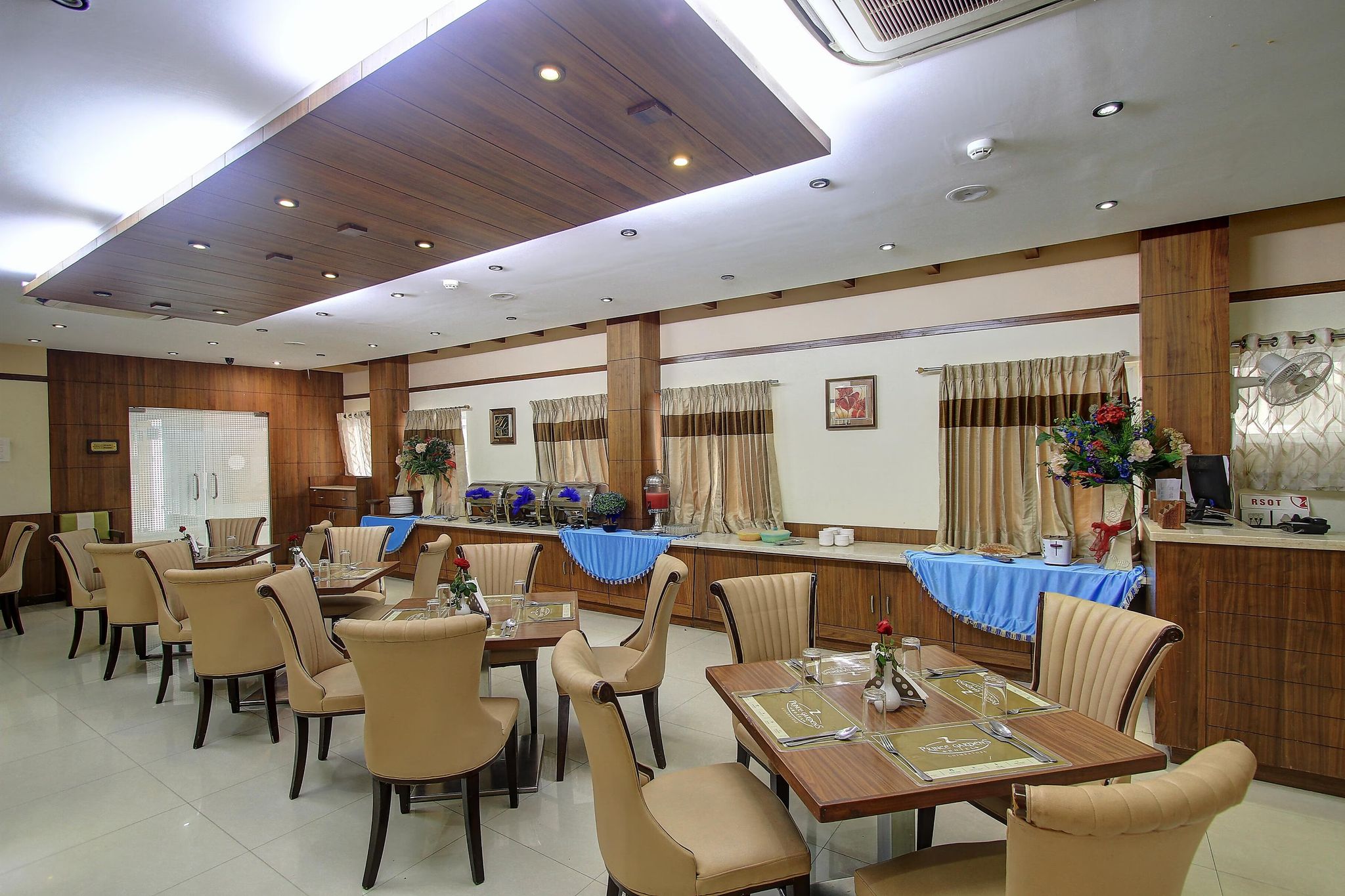 Food & Dining