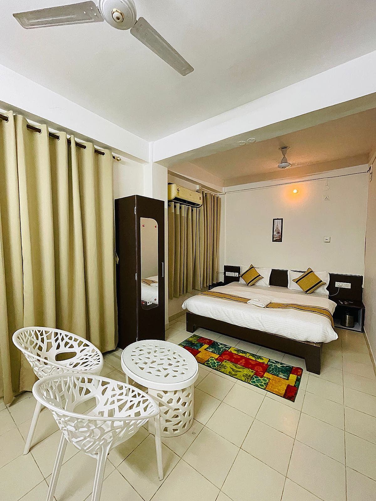 Erica Residency Deluxe Room 3