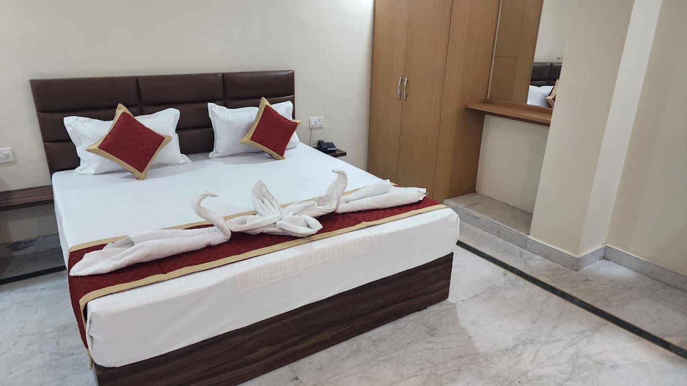 Hotel Sojourn Inn Lucknow Deluxe Room 3