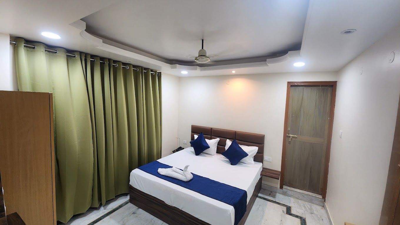 Hotel Sojourn Inn Lucknow Deluxe Room 2
