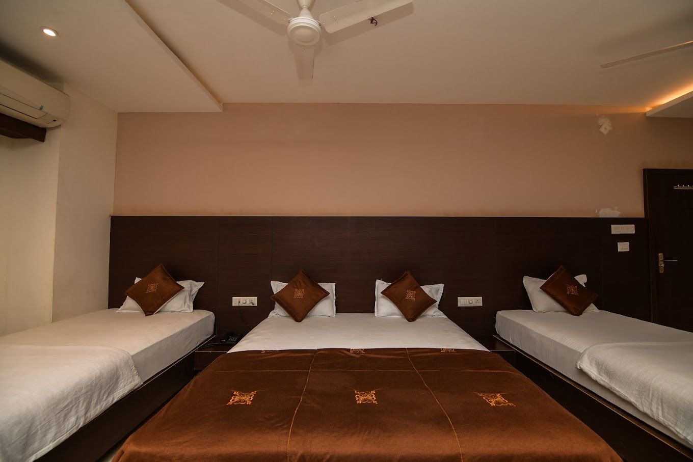 BUDGET DOUBLE ROOM NON AC