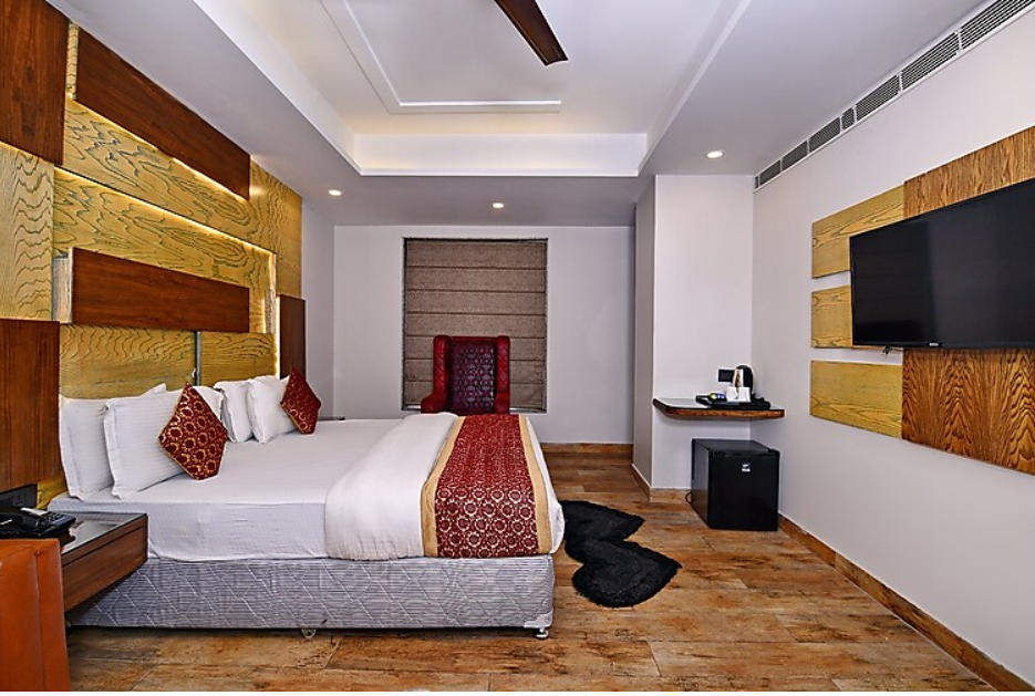 Deluxe AC Room WIth Wi-Fi
