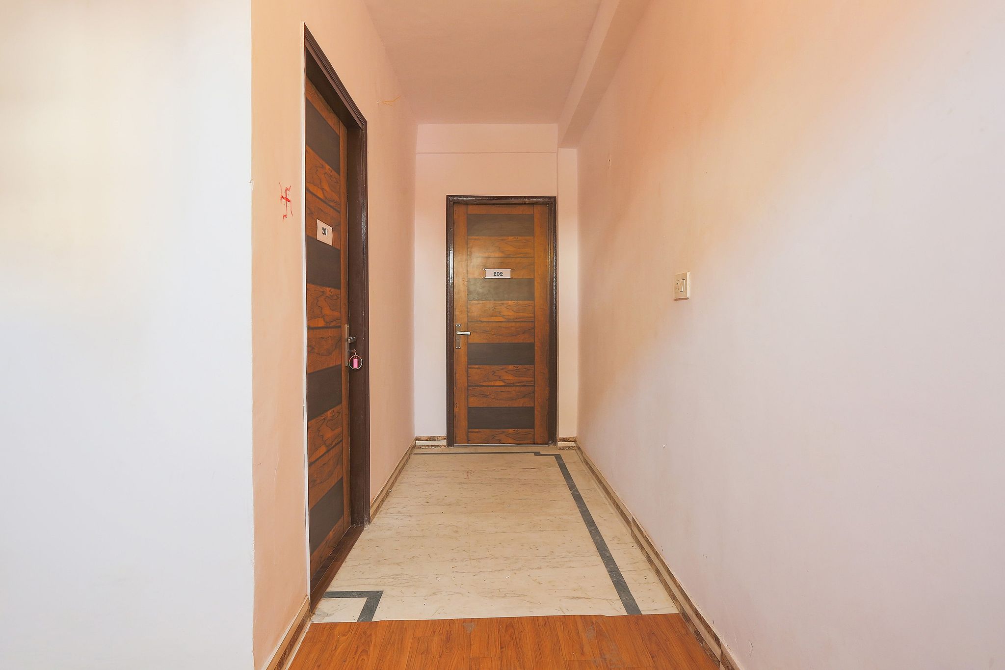 Side Image 2