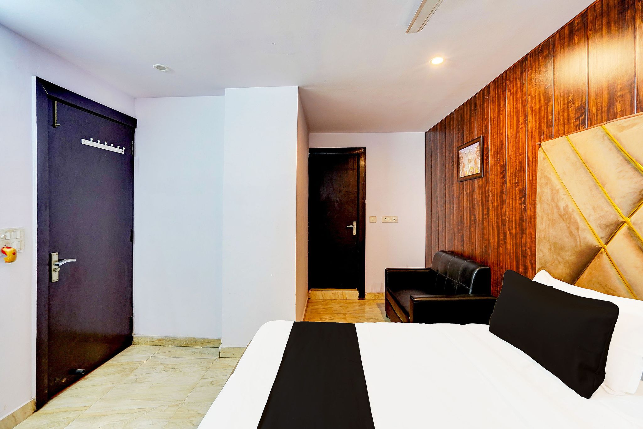 Hotel O Golden Inn Classic 16