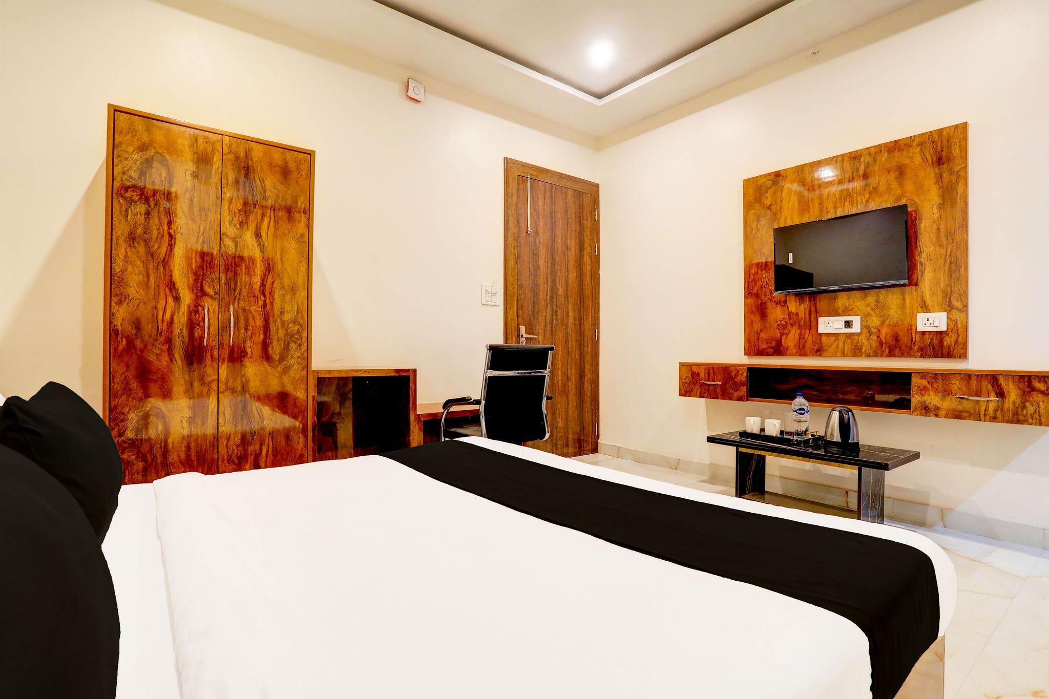 Super  Townhouse Narholi Bridge Mathura Classic 5