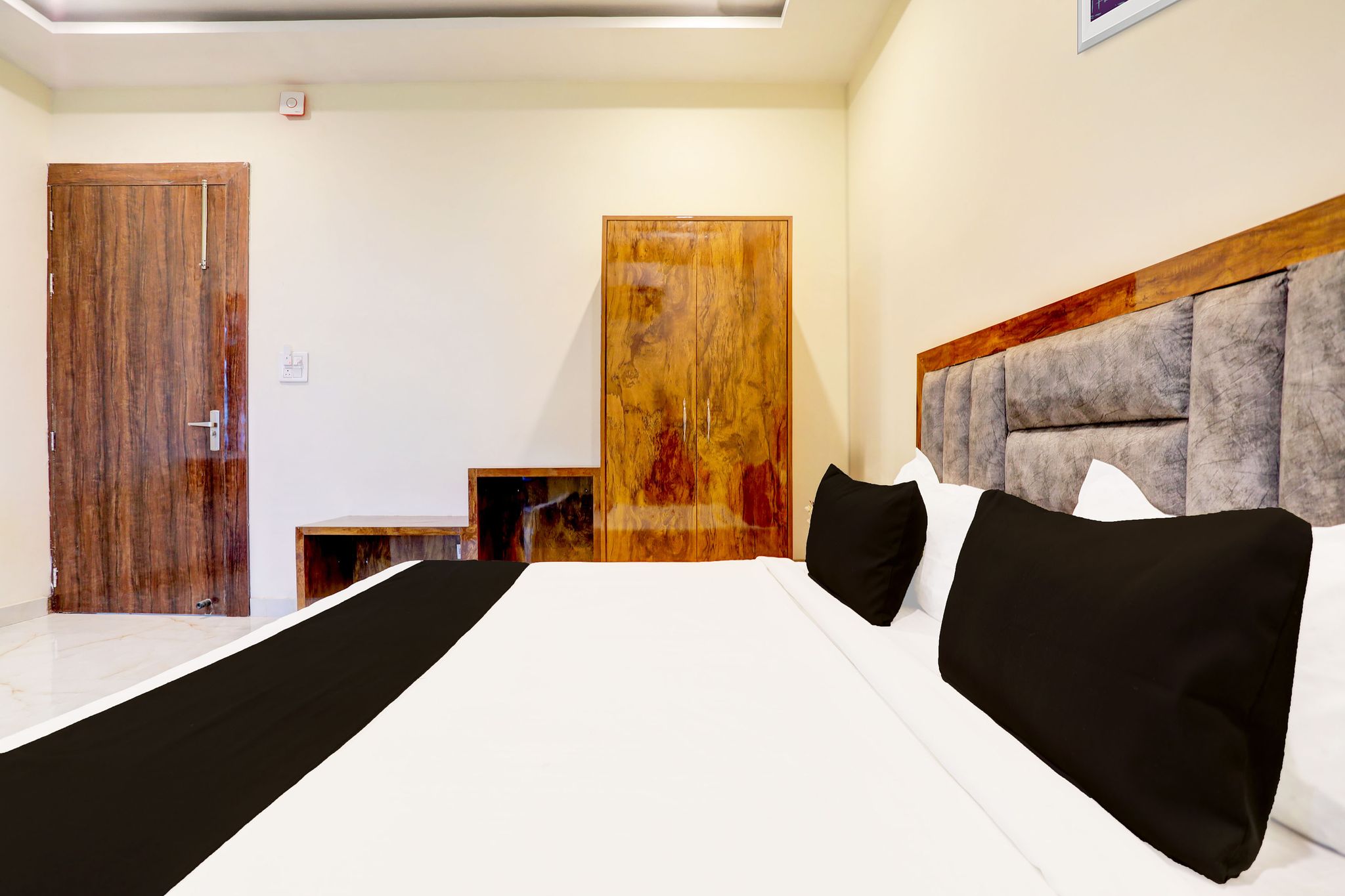 Super  Townhouse Narholi Bridge Mathura Classic 7