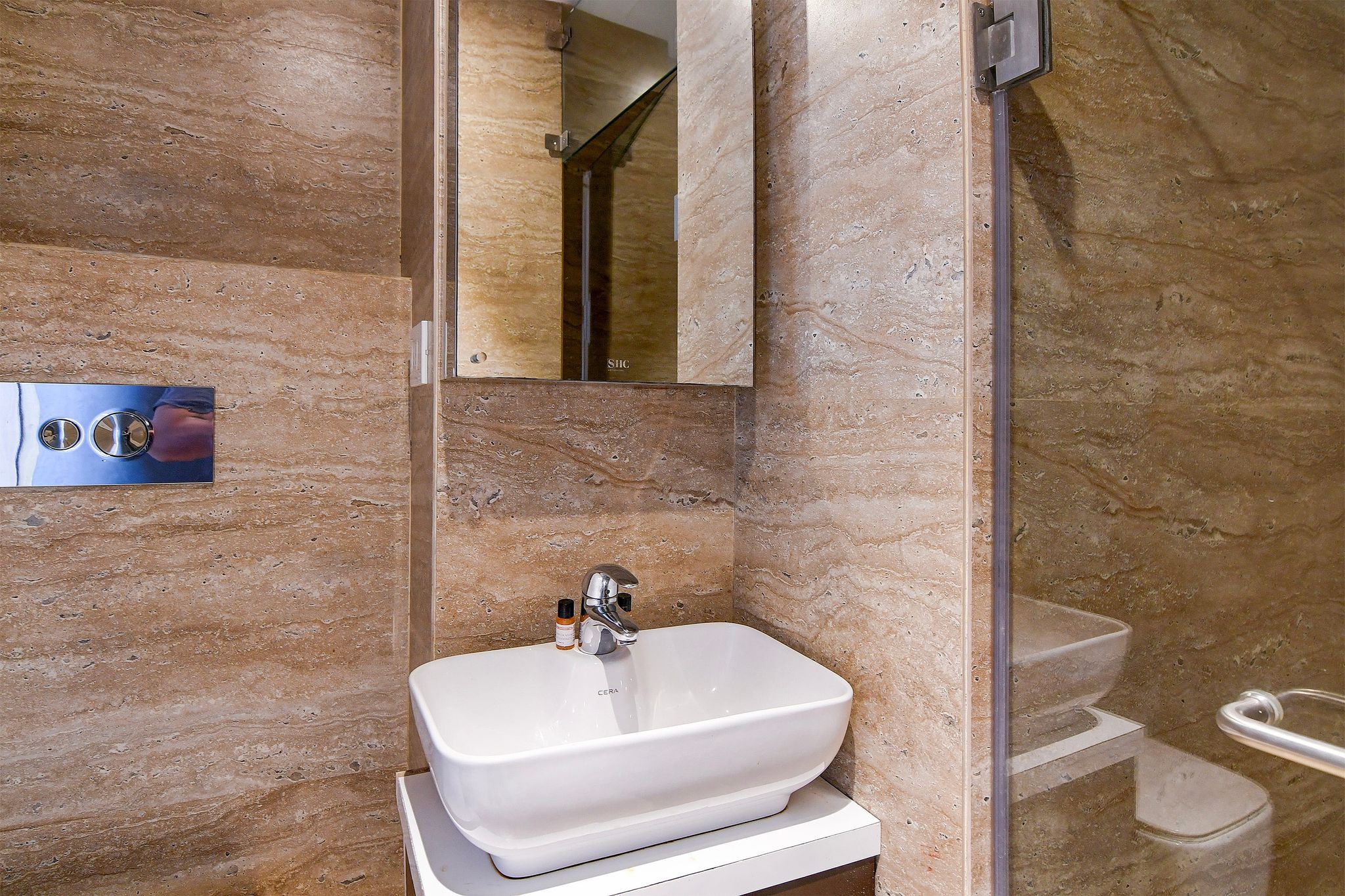 Collection O Water View Residency Classic 10